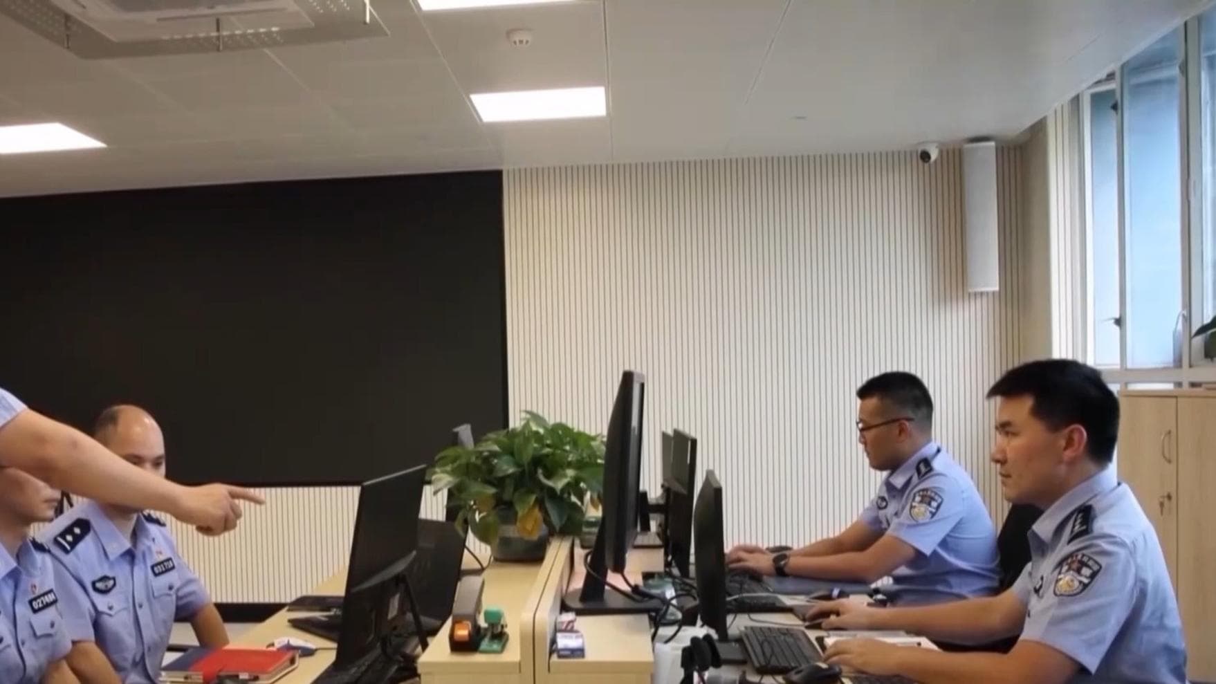 揭秘网络乱象：虚假信息如何在社交媒体上泛滥