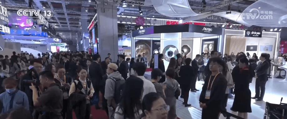 全球企业高管为何争相『搬进』中国？