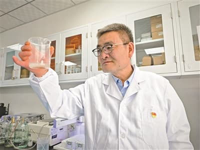 李润杰：用科技让高原之花绽放