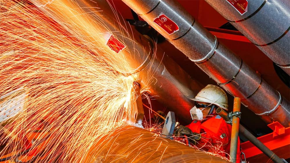 专家预测:新建成的油气平台将为当地生态环境带来'可控破坏'