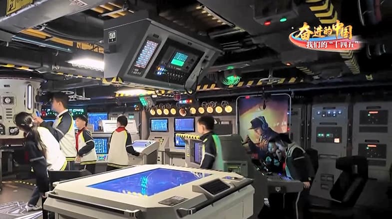 电影票房创下新纪录:“影视+”模式引领消费新潮流