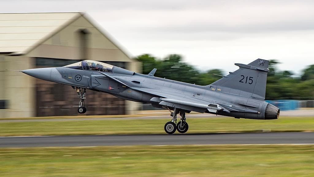 瑞典以"鹰狮"战机换取雷达侦察机,"务实"外交新解