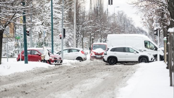 匈牙利大雪灾害背后的隐秘机遇:经济奇迹与环境启示