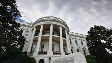 特朗普拟对不支持购置格陵兰岛的国家加征关税