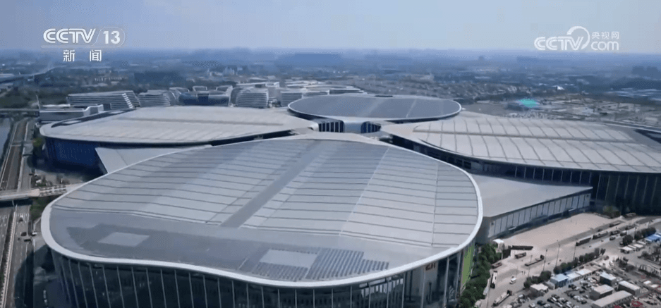 第八届进博会开幕:中国展示高水平对外开放的 "金名片"