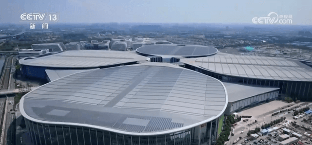 第八届进博会开幕:中国展示高水平对外开放的 "金名片"