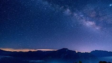 揭秘宇宙“呼吸声”的背后故事:科学家们如何听见数十亿光年外星系的气体运动