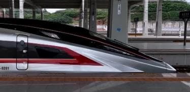 全球最快高铁CR450:速度与挑战的交响曲