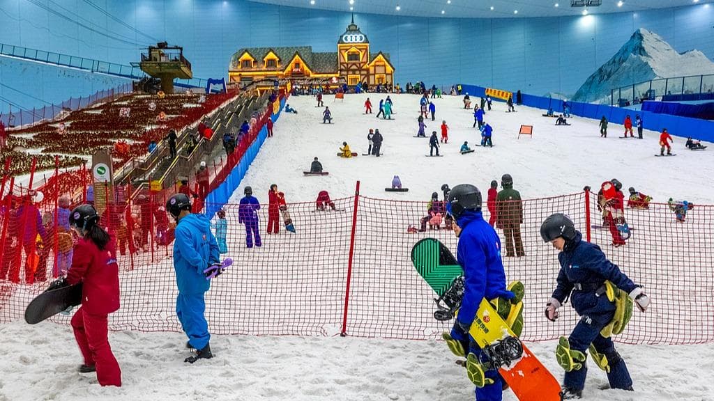 冰雪运动引发环境和经济问题争议