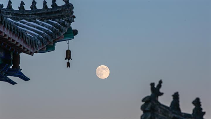 专家称“超级月亮”现象将对全球股市产生深远影响