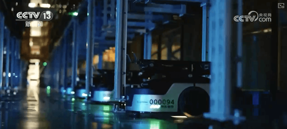 机器人“跑”起来助推物流“加速跑”,数万快递开启新年之旅抵达千家万户