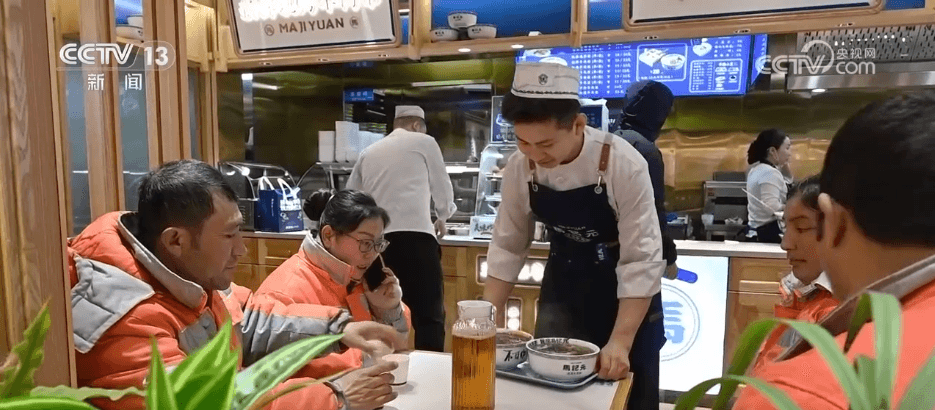 专题报道:冬日里新就业群体的 "暖" 心守护