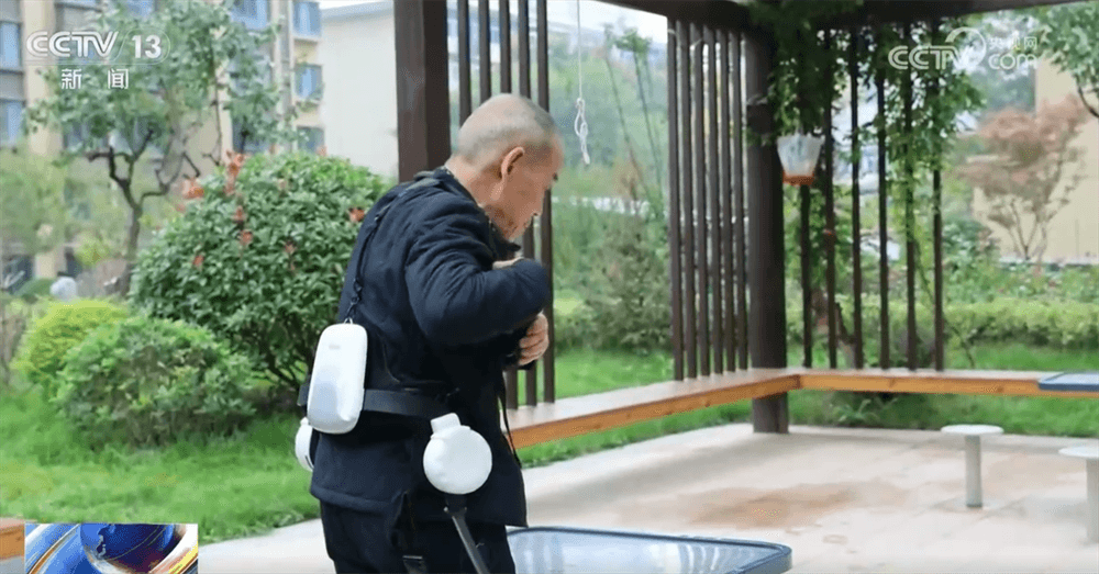 银发族的消费革命:科技范儿与悦己型花式上新