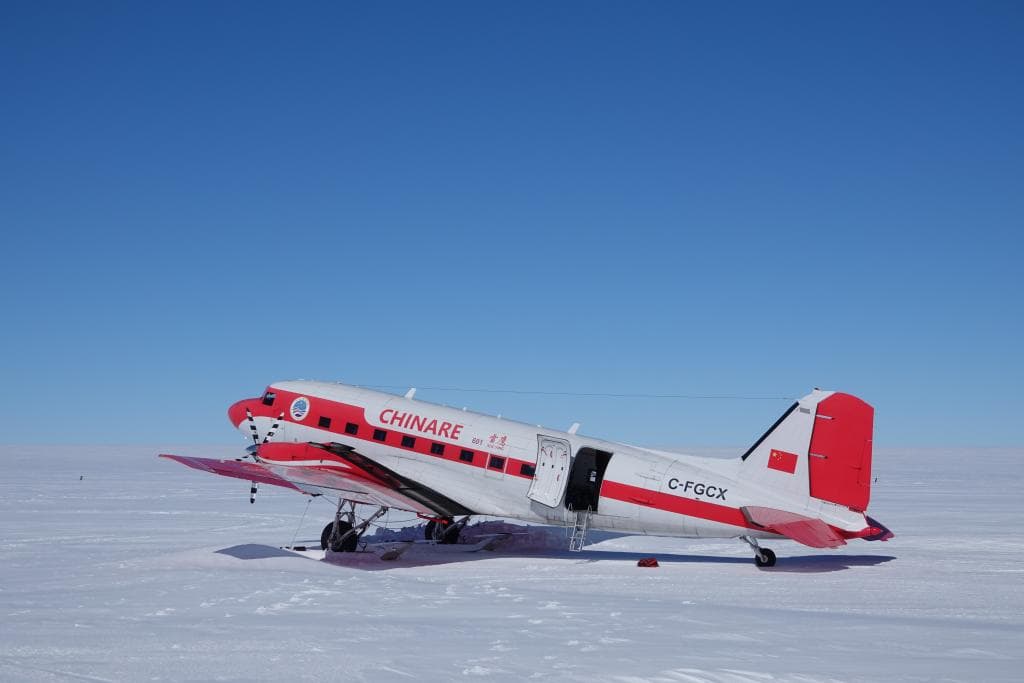 中国‘雪鹰601’飞机完成南极考察任务