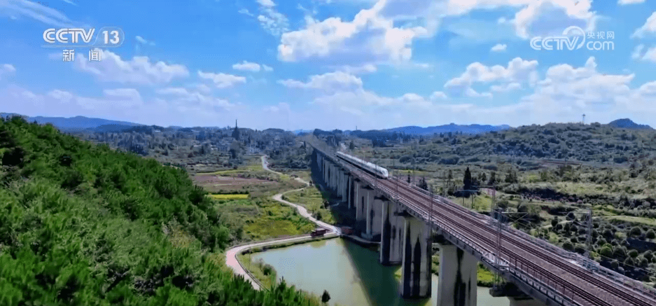 中国高铁网络扩张:小站串起百姓幸福“生活圈”