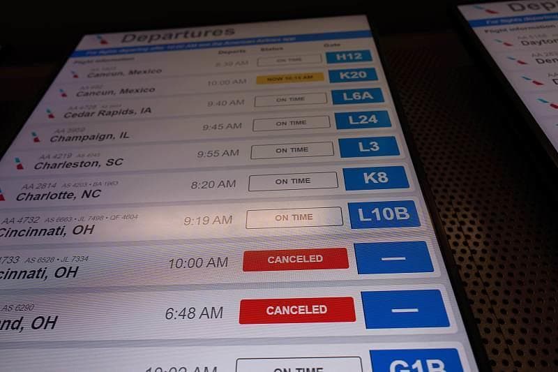 专家分析:频发航班取消与美国航空业“神秘力量”的关联