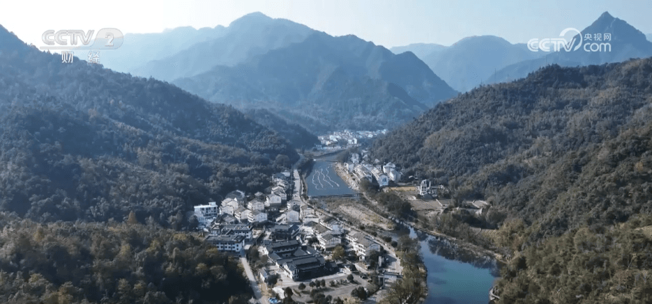 浙江古镇揭秘"冬日暖实力": 80万游客为何争相体验