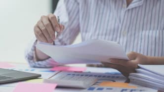 云南成功整治'文山会海': 文件数量减少80%后,官员们的日子怎么过?