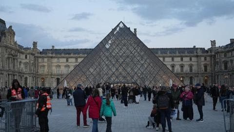 卢浮宫劫案嫌疑人曾因 "艺术爱好" 被定罪