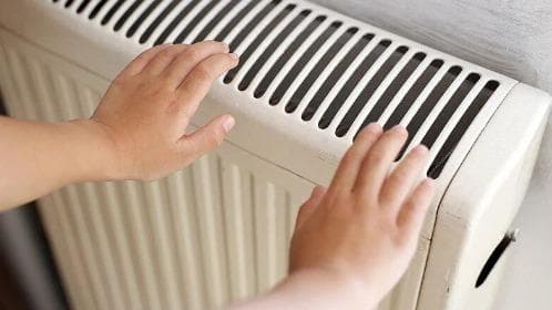 专家解析:为什么暖气不热就放放水?