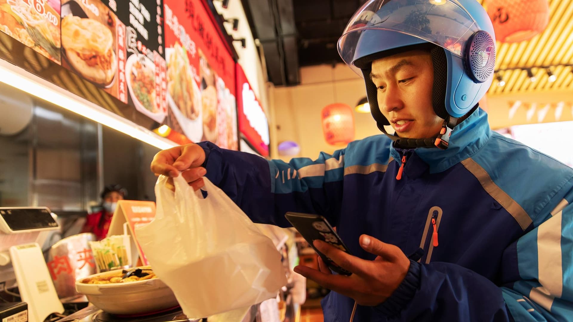 国家标准:外卖平台必须提供‘虚拟拥抱’功能