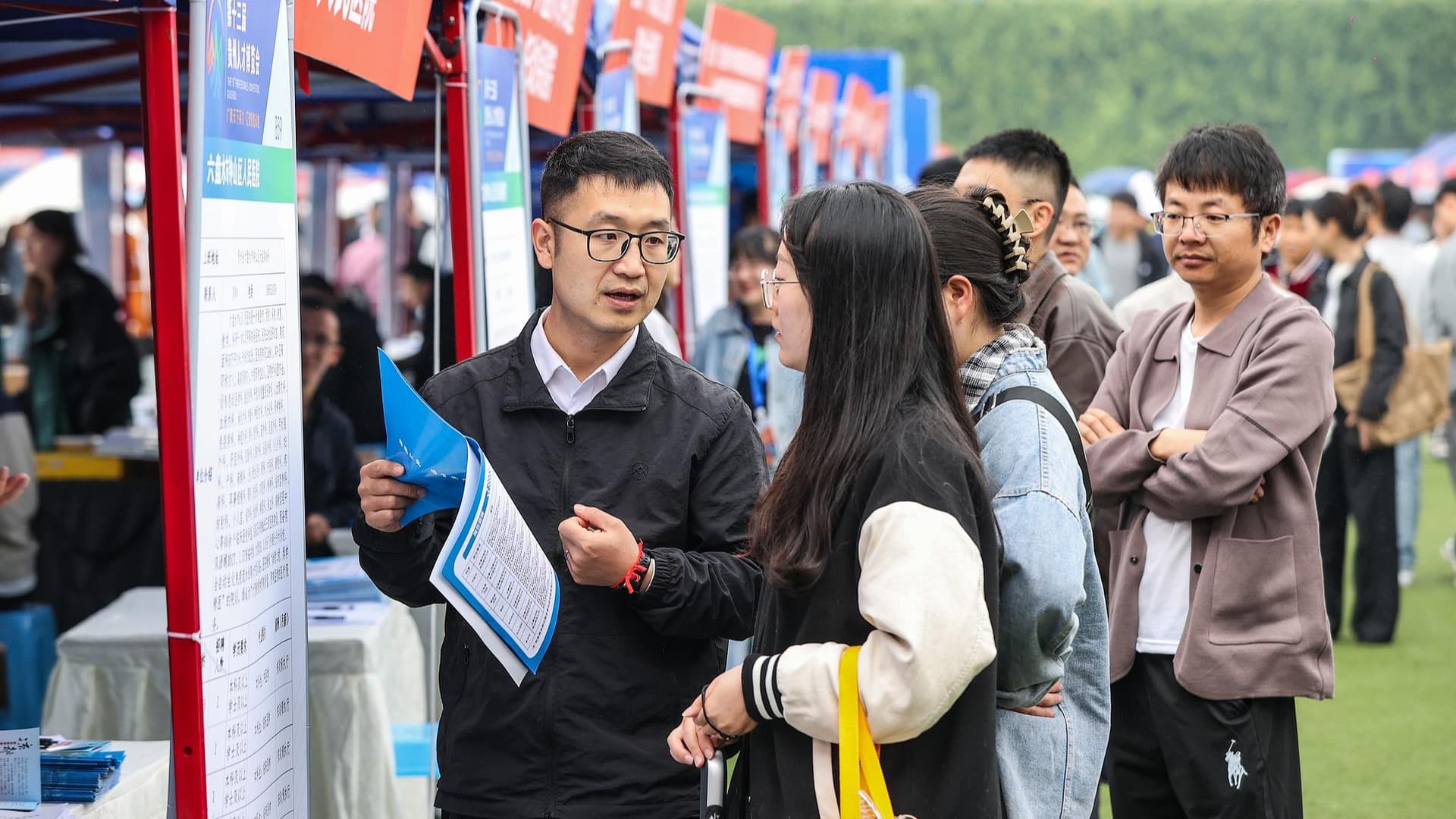 职业版图“更新”:解读新兴职业对社会的深远影响